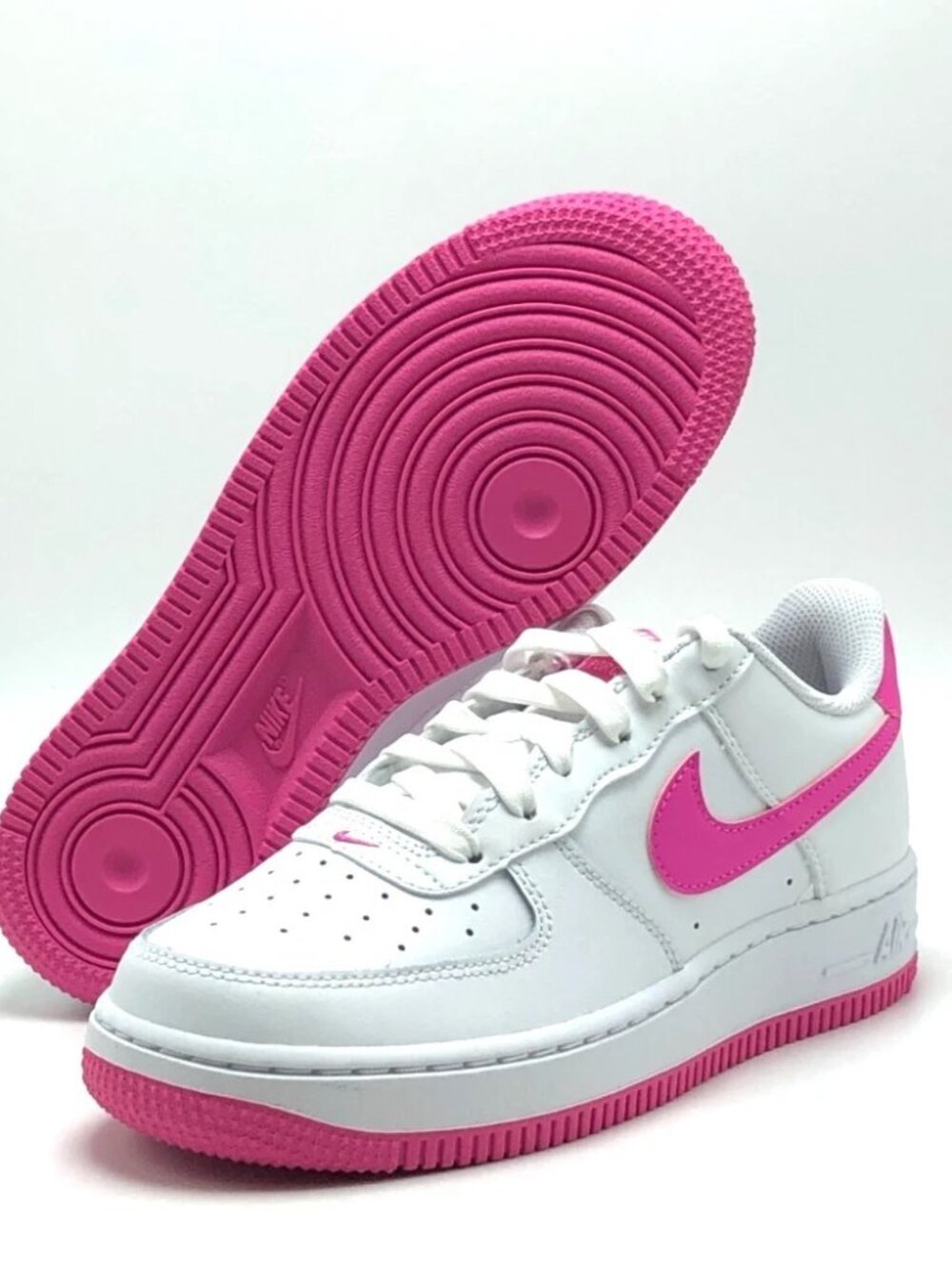 NIB Nike Air Force 1 White/Laser Fuchsia FV5948102 Sz. 6 Youth